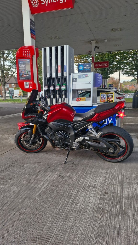 Yamaha FZ1S FAZER 2007 LAVA RED 1000CC 150bhp not fz6 r1 r6 zx6r zx10r z1 5vy 4c8 motorbike cycle  