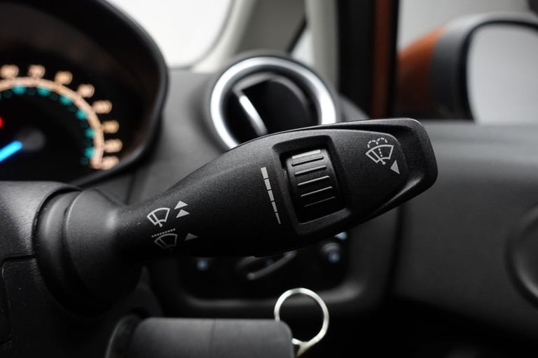 2013 Ford Fiesta 1.6 TDCi Zetec S Hatchback 3dr Diesel Manual Euro 5 (95 ps) Hatchback Diesel Manual