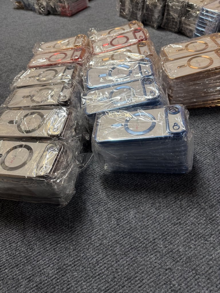Joblot/wholesale of 500 iPhone 17 magsafe cases all 4 variants mix , in 4 beautiful colours
