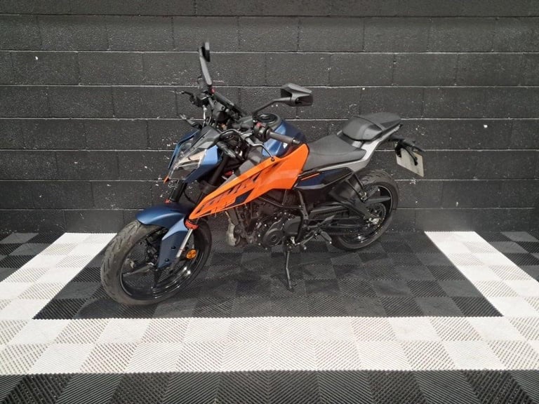 2024 24 KTM 125 DUKE 125 NAKED PETROL MANUAL X-RING EURO 5 (15 PS)