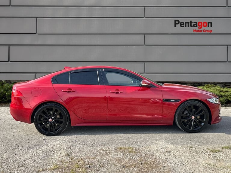  Jaguar Xe 2.0i Gpf R Sport Saloon 4dr Petrol Auto Euro 6 s/s 250 Ps Petrol