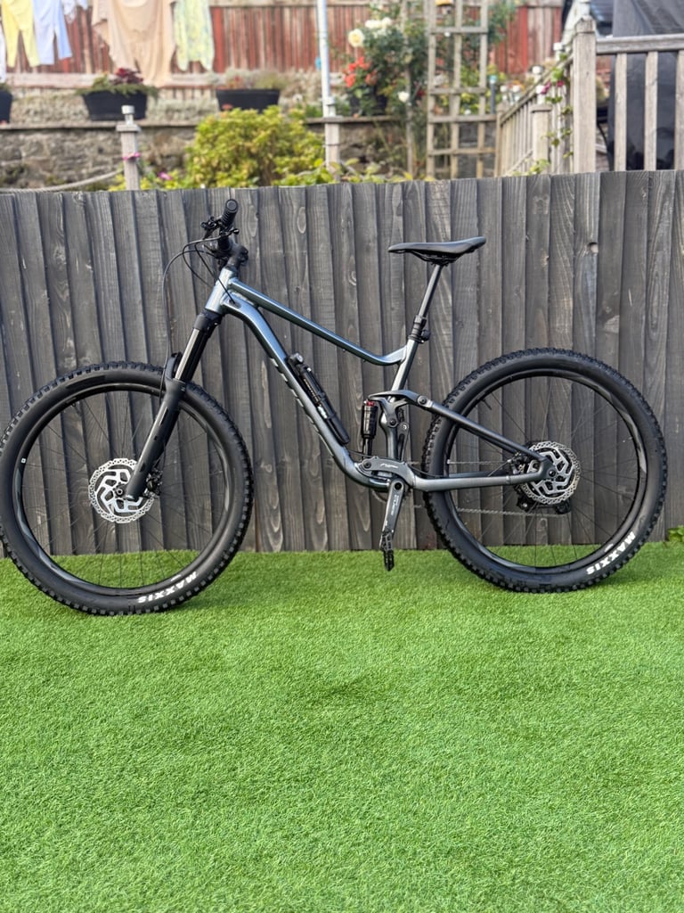 Giant stance 2 