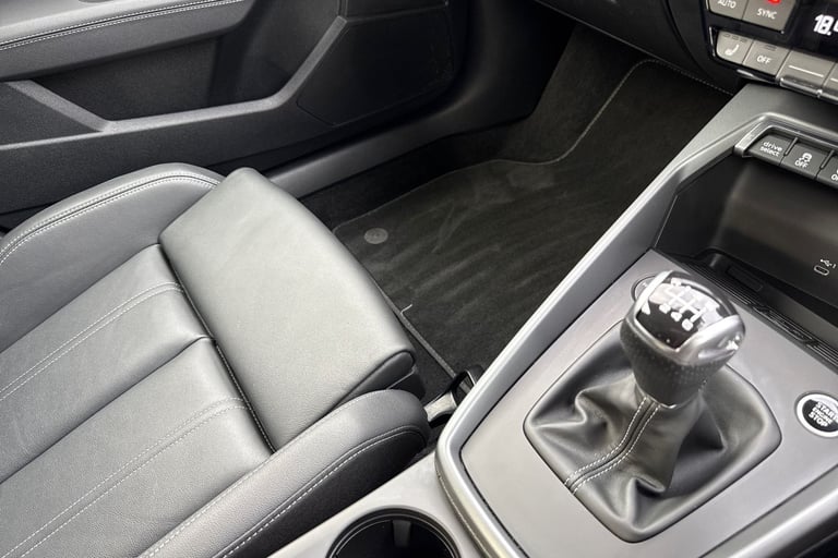 2025 Audi A3 Black Edition 35 TFSI  150 PS 6-speed Saloon PETROL Manual
