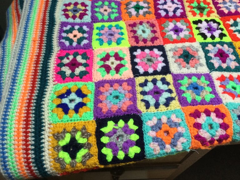  Wool crochet granny blanket/bed throw