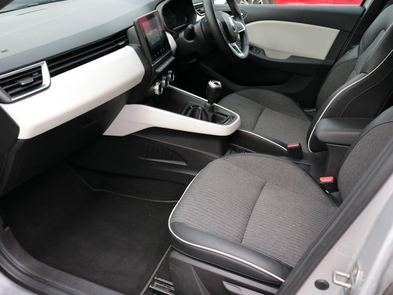 2023 Renault Clio 1.0 TCe Techno Hatchback 5dr Petrol Manual Euro 6 (s/s) (90 ps) HATCHBACK Petro...