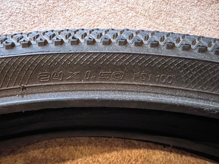 VEE TIRE SPEEDSTER 24 x 1.50 (Pair)