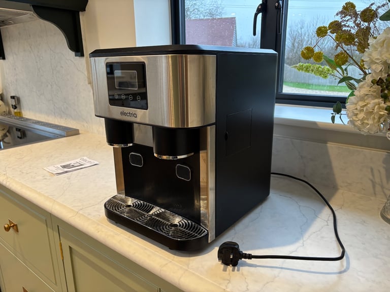 image for electriq surface top ice maker