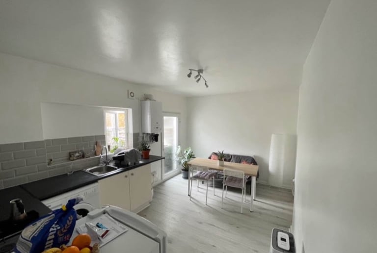 Flat to rent HIGH WYCOMBE 