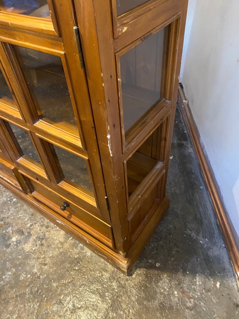LARGE CUPBOARD DISPLAY CABINET STORAGE UNIT 