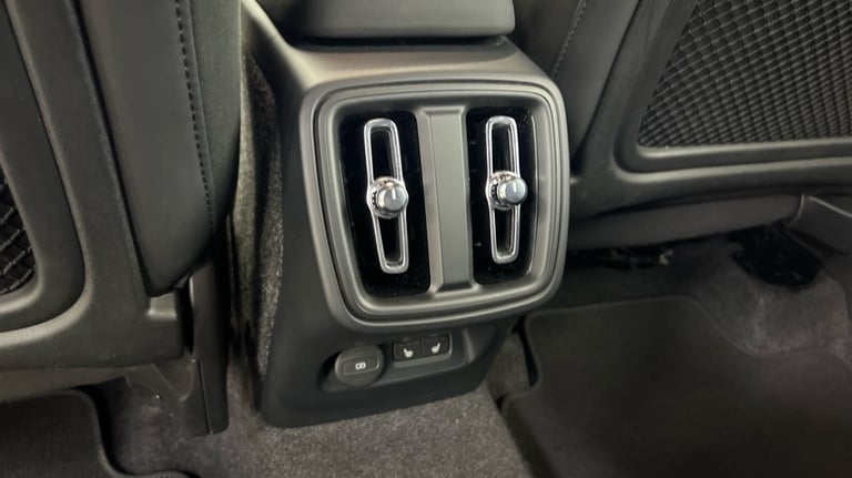 2025 Volvo XC40 Black Edition Plus, B3 Mild hybrid, Petrol (Rear Camera, BLIS) Estate Petrol Auto...