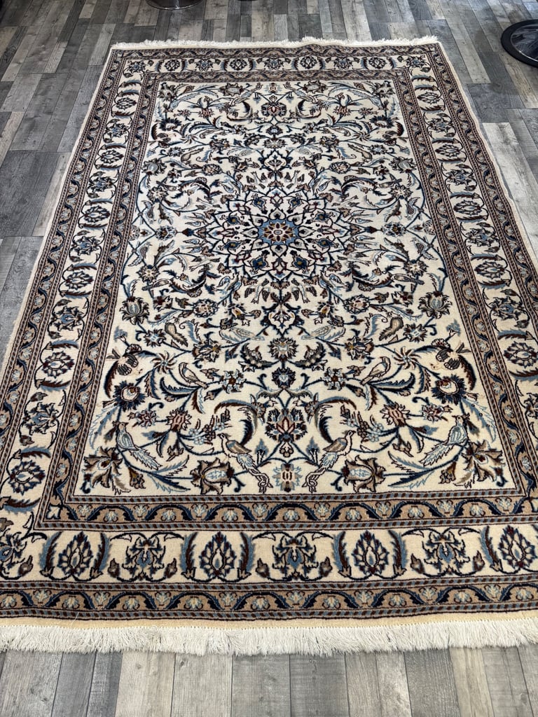Very Rare and fine handmade Persian Naine rug 310 x 200 cm 