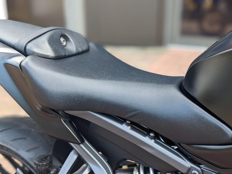 YAMAHA MT-09 2025 - AKRAPOVIC SYSTEM - EVOTECH EXTRAS - NEW REAR TYRE - HOTGRIPS
