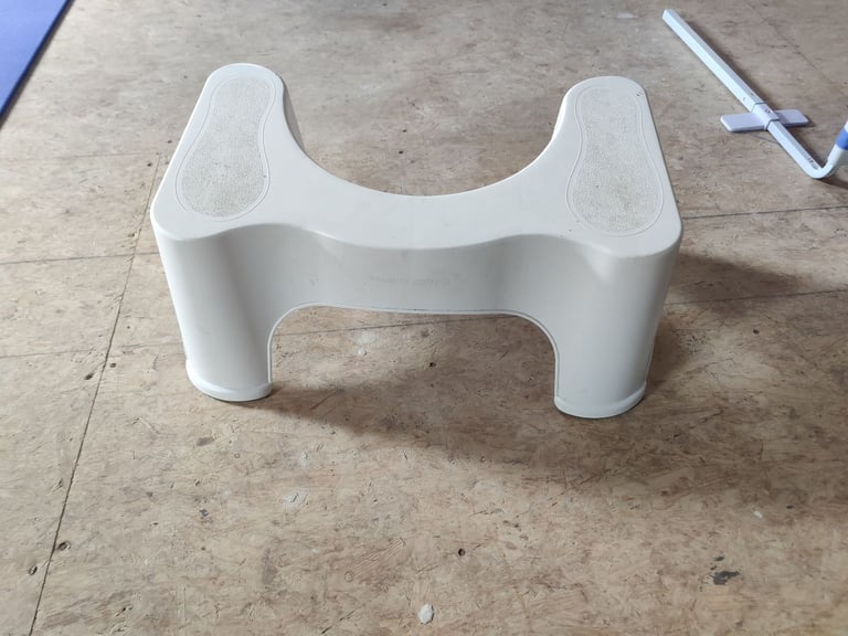 Toddlers toilet stand 