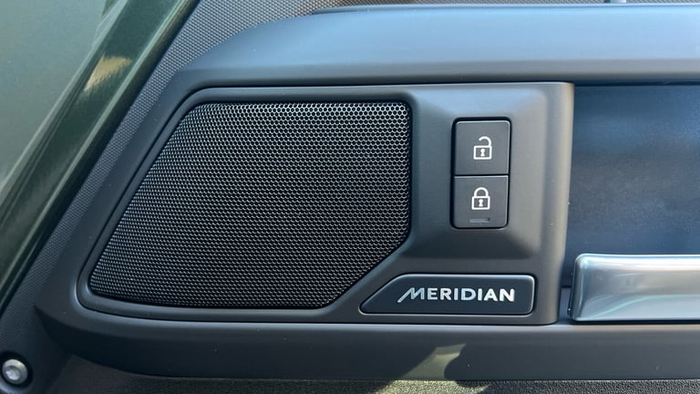 2026 Land Rover Defender 3.0 D350 X-Dynamic SE 110 (7 Seater) Diesel