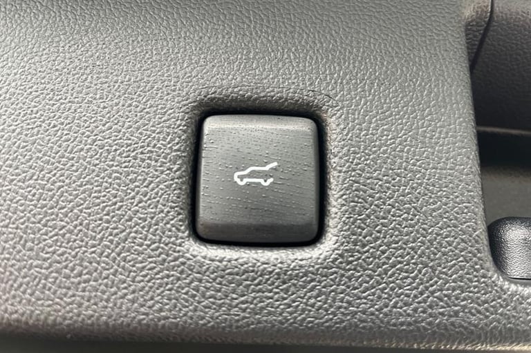2024 Ford Kuga 2.5 Duratec 14.4kWh Vignale SUV 5dr Petrol Plug-in Hybrid CVT Euro 6 (s/s) SUV Hyb...