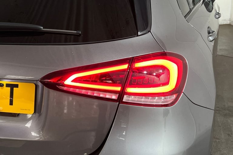 2021 71 MERCEDES-BENZ A-CLASS 1.3 A200 AMG LINE EDITION (EXECUTIVE) HATCHBACK 5D