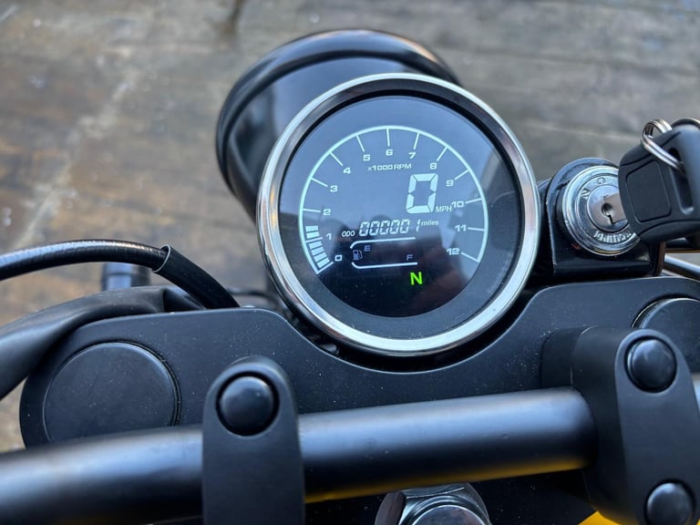 BIKE OF THE WEEK - Bluroc Legend 125cc Scrambler Motorcycle Mutt Bullit 125 