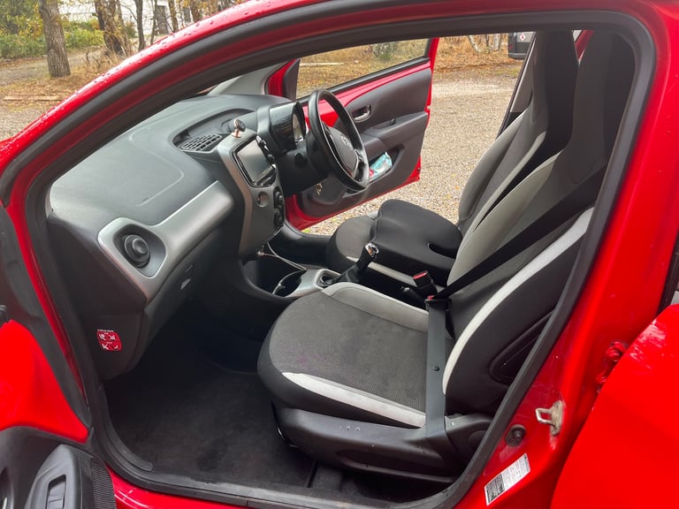 Toyota, AYGO, Hatchback, 2017, Manual, 998 (cc), 5 doors