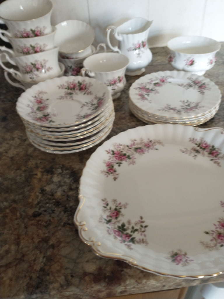 Royal albert tea sets Dinnerware Crockery for Sale Gumtree