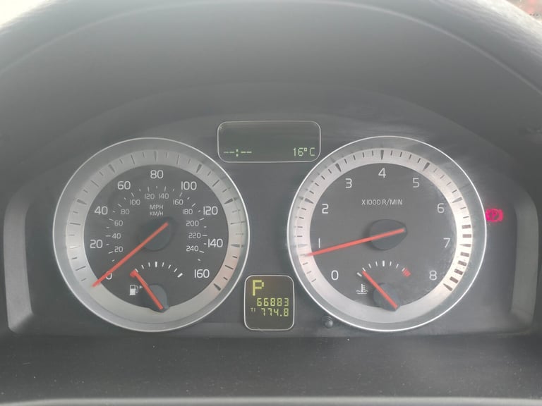 2010 Volvo C70 T5 SE Lux 2dr Geartronic CONVERTIBLE Petrol Automatic