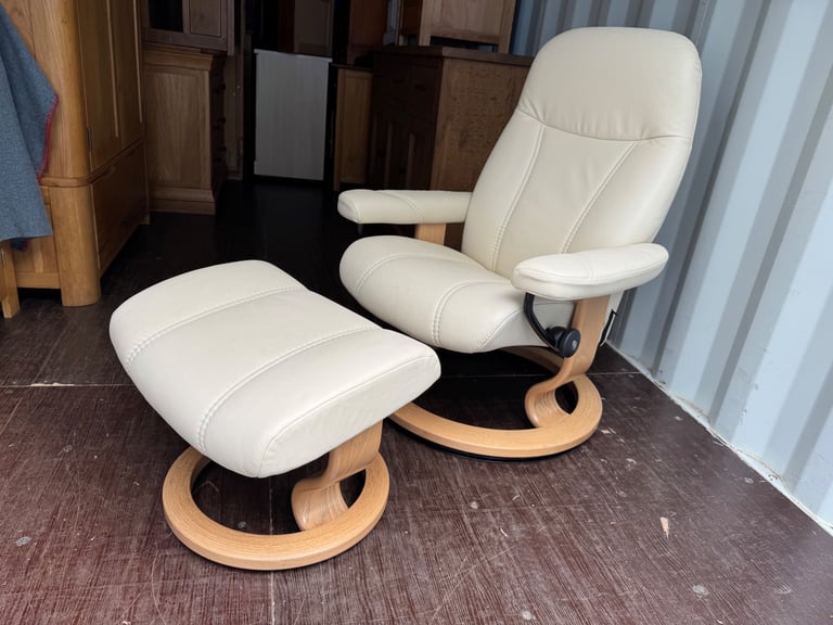 image for Ekornes Stressless Cream Leather Chair reclining & Footstool Possible Delivery 