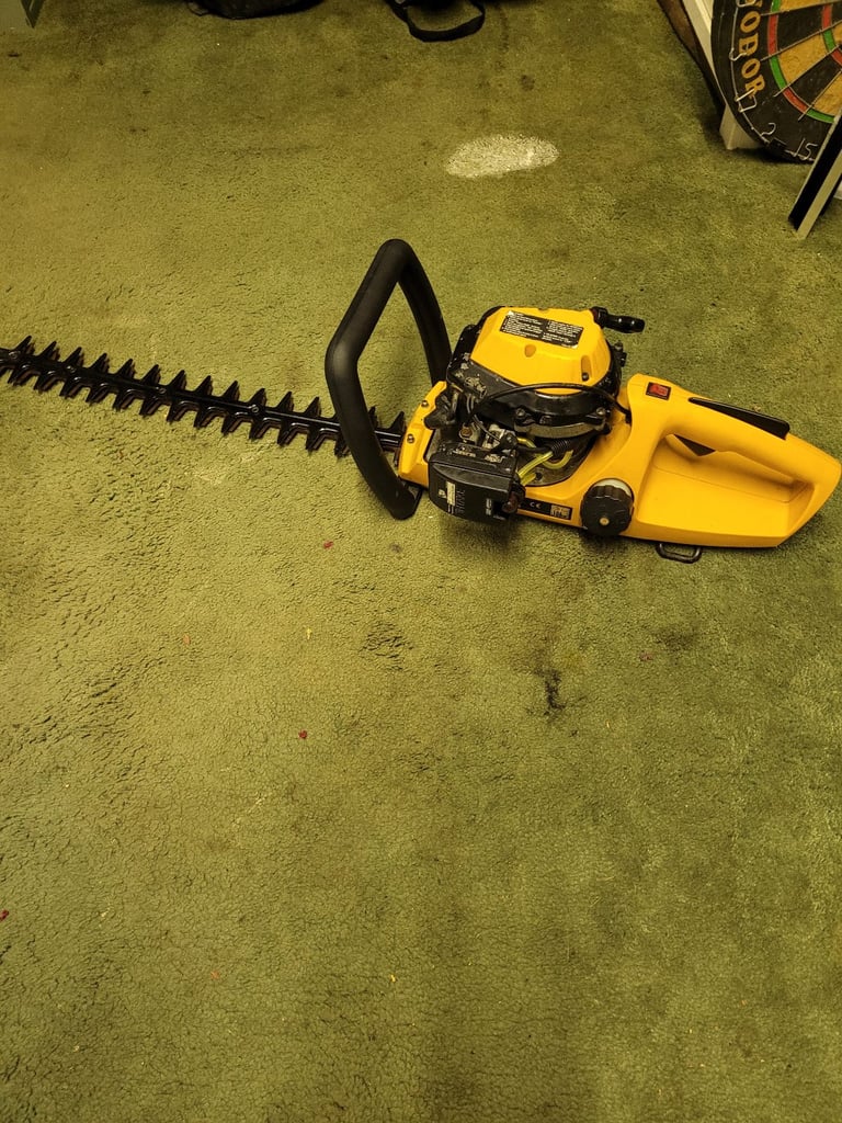 JCB PHT24 Petrol Hedge Trimmer 