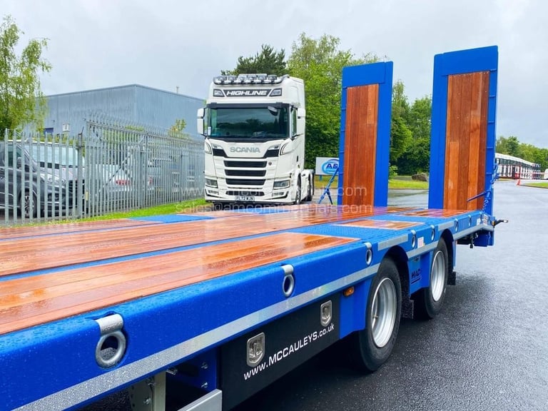 MCCAULEY TANDEM AXLE DRAWBAR LOADER 