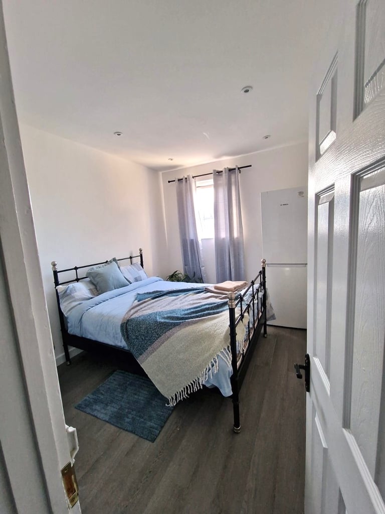 DOUBLE ROOM LONDON