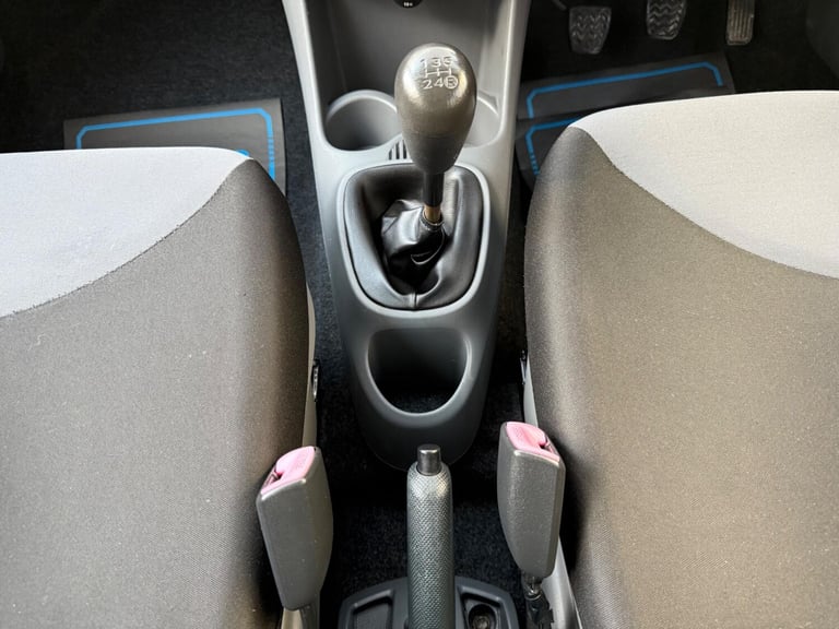 2008 Peugeot 107 1.0 12V Kiss Euro 4 3dr HATCHBACK Petrol Manual - Image 28