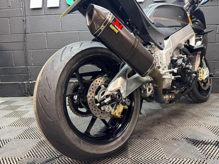 2011 Aprilia Tuono 1000 V4 1000 V4 R APRC Petrol Manual (165 bhp)