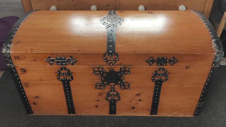 image for Chest / Blanket box / Trunk