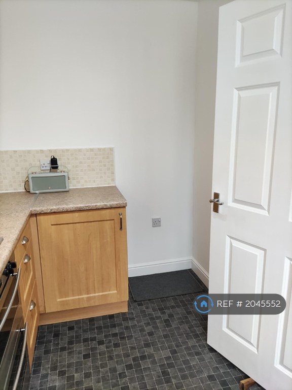 2 bedroom house in Brambling Close, Stowmarket, IP14 (2 bed) (#2045552)