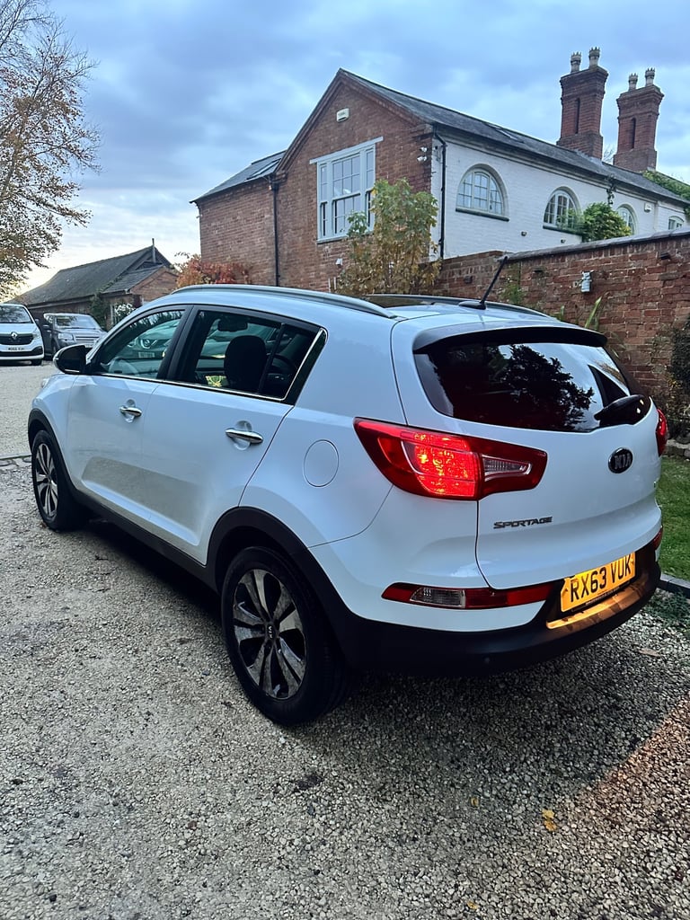 2013 Kia Sportage 1.7 CRDi ISG 3 5dr [Sat Nav] ESTATE Diesel Manual