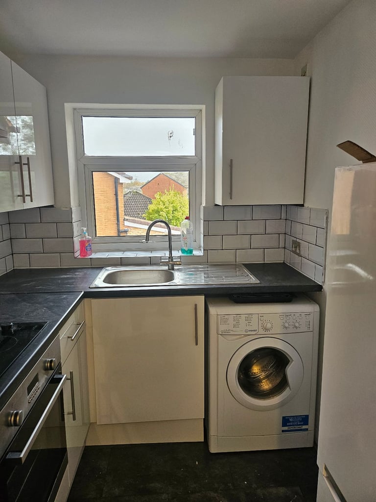 To let refurbished one bedroom flat Littleton Close Warrington