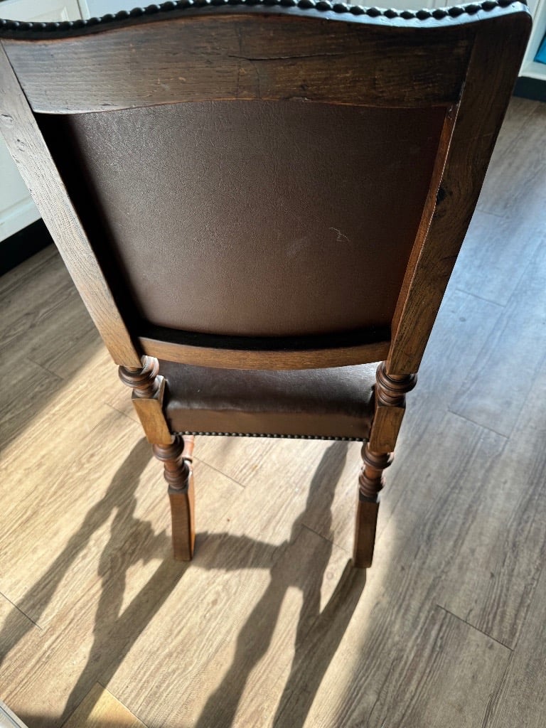 Antique Oak Victorian chair bobbin turned legs with front castors. 