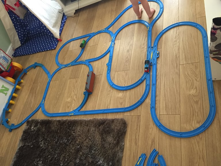 Thomas the Tank Engine train and track set
