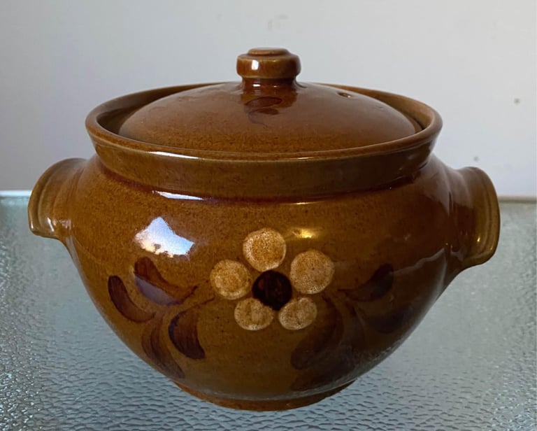 image for Vintage, Pearson’s of Chesterfield, stoneware casserole, cooking pot with lid