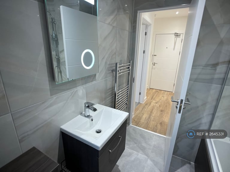 1 bedroom flat in Oriel House, Northampton, NN1 (1 bed) (#2645331)