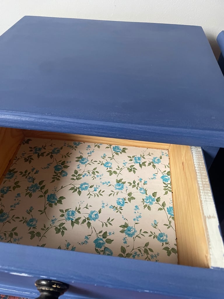 Pair of distressed bedside cabinets 