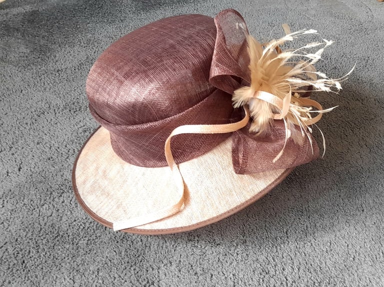 image for JACQUES VERT HAT - MOTHER of the BRIDE/GROOM - BEIGE/MOCHA - 36 x 17 cm