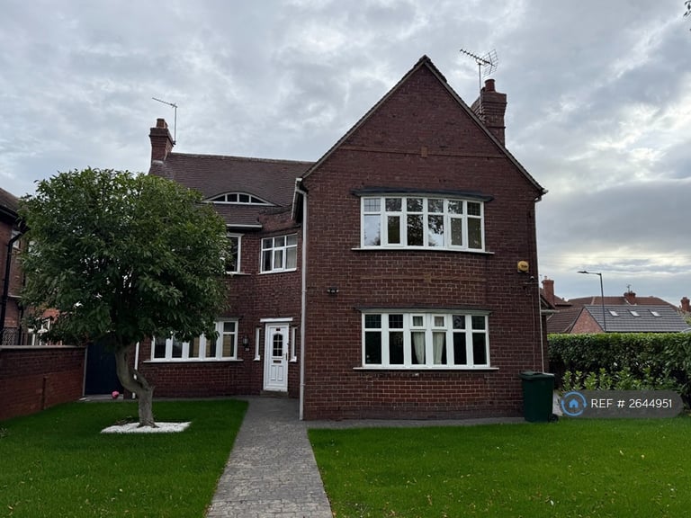 4 bedroom house in Town Moor Avenue, Doncaster, DN2 (4 bed) (#2644951)