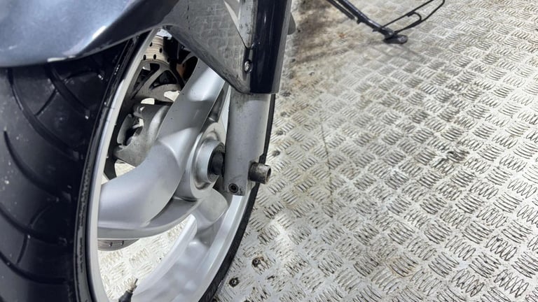 BMW F650 CS 2002 37K NON RUNNING PROJECT BIKE SPARES OR REPAIR 650CC SINGLE