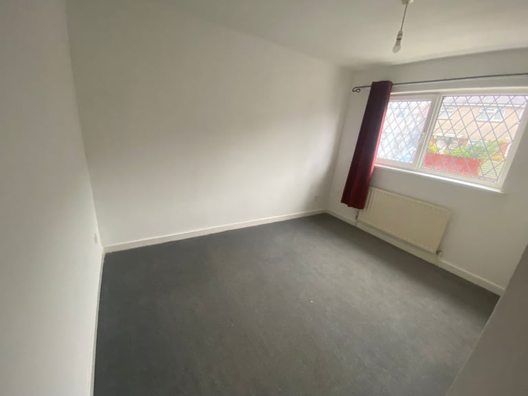 3 Bedroom Property For Sale - Clydach 