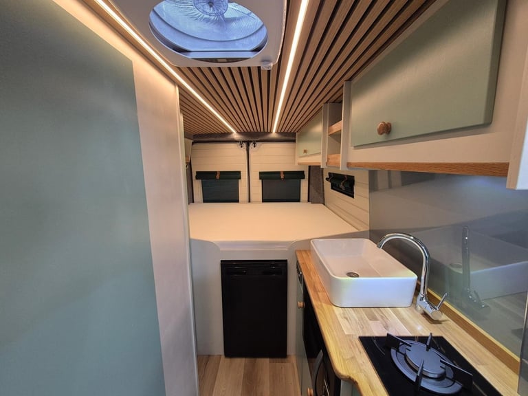 Peugeot Boxer SPEEDS MOUNTAIN EDITION, BLUEHDI 435 L4H2 PROFESSIONAL