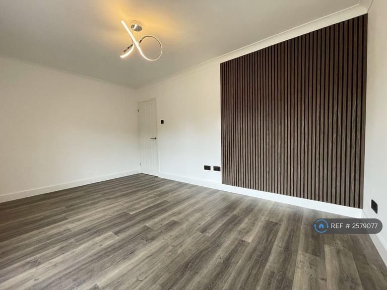 3 bedroom house in Rillington Gardens, Milton Keynes, MK4 (3 bed) (#2579077)