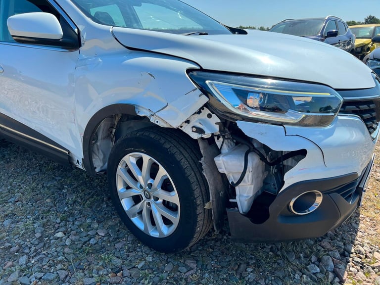 2016 RENAULT KADJAR DYNAMIQUE NAV WHITE EURO 6 SALVAGE DAMAGED REPAIR CAT S SUV