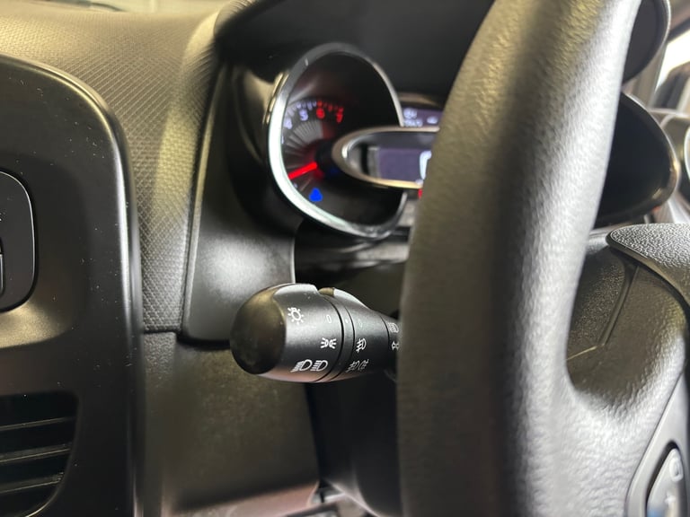 2016 Renault Clio 1.2 16V Play 5dr HATCHBACK Petrol Manual