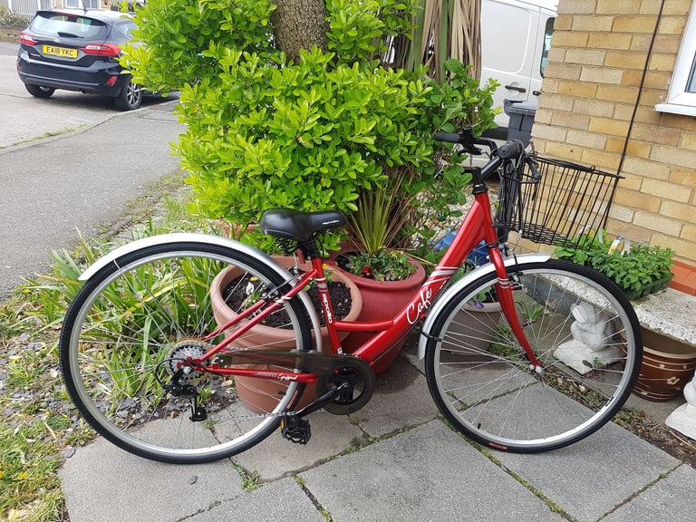 LADIES HYBRID 700c WHEEL WITH BASKET 16" FRAME GREAT CONDITION
