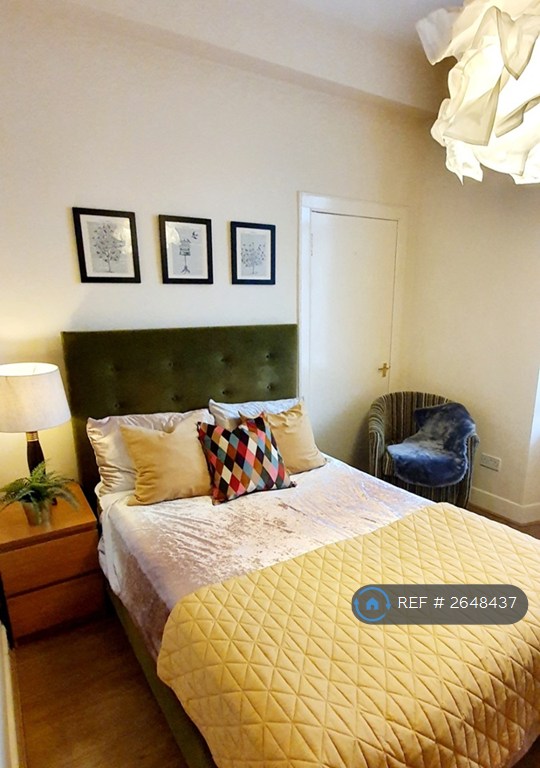 2 bedroom flat in Halmyre Street, Edinburgh, EH6 (2 bed) (#2648437)