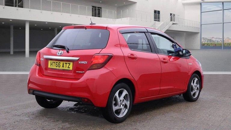  Toyota Yaris 1.5 VVT-h Icon E-CVT Euro 6 5dr Petrol/Electric Hybrid Automatic